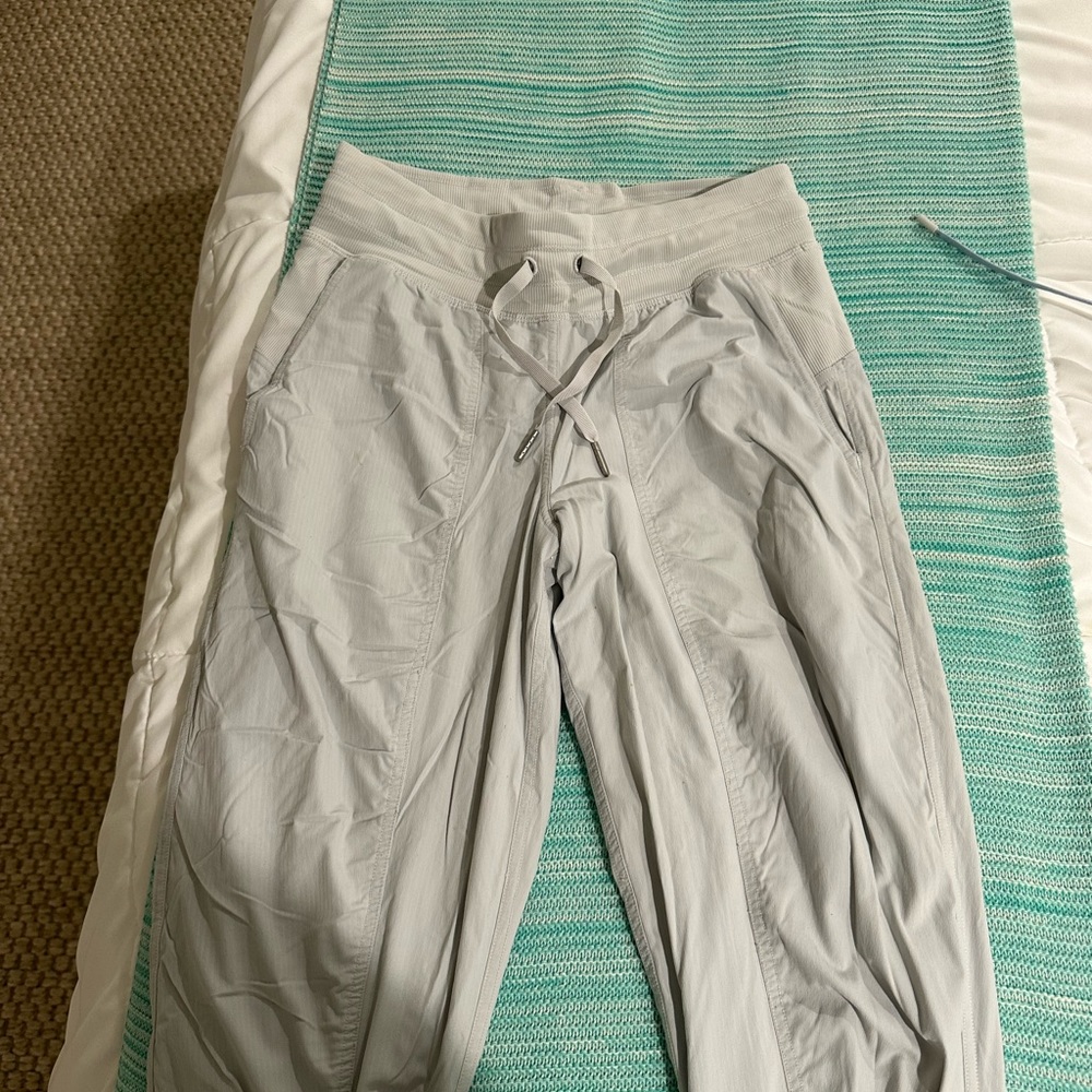 lululemon women’s joggers dance studio size 4